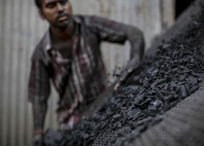 “阿达尼电力在商业煤炭拍卖的第一天收购了三个矿山之一