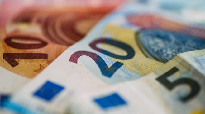 “8月公司税收增加有助于将赤字减少28亿欧元