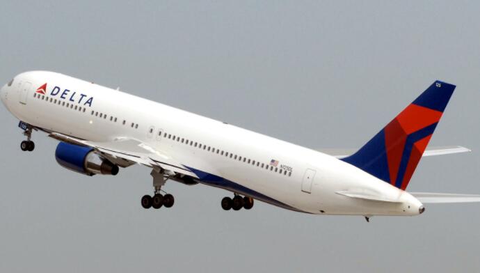 “航空公司的好消息 美国将向更多外国游客开放