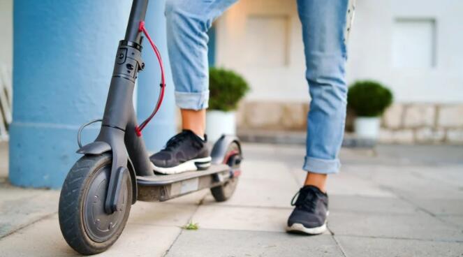 立法批准允许电动滑板车在爱尔兰道路上行驶