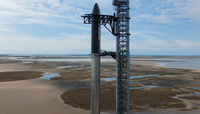 “观看埃隆·马斯克提供有关SpaceX大型星际飞船火箭的最新信息
