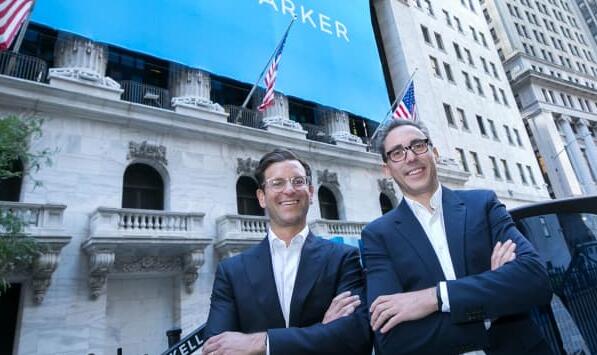 “Warby Parker有很大的增长计划但分析师对其收购EssilorLuxottica的提议存在分歧