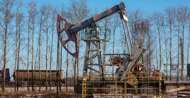 “由于交易员担心俄罗斯能源行业受到干扰 油价上涨