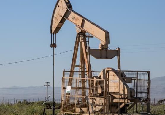 “美国石油价格跃升至2013年以来最高 突破每桶109美元