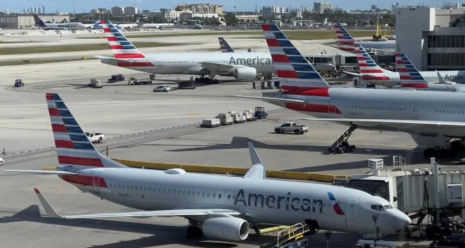 “FAA增加佛罗里达州空中交通管制员与航空公司合作以避免该州更多航班中断