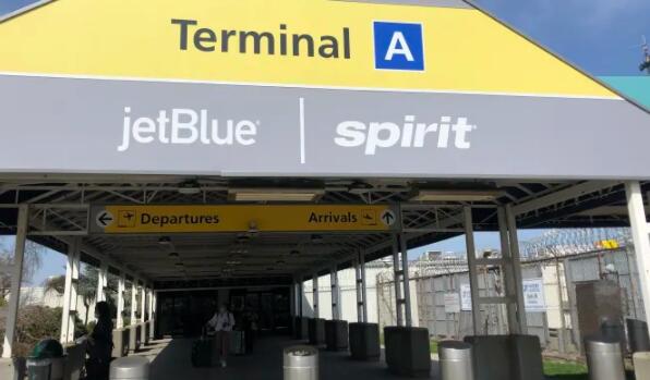 捷蓝航空对Spirit Airlines发起恶意收购